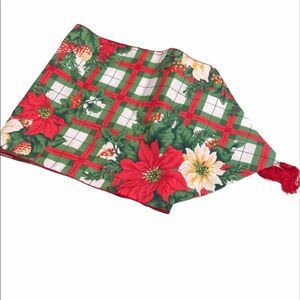 COPY - Homemade Poinsettia Christmas table runner